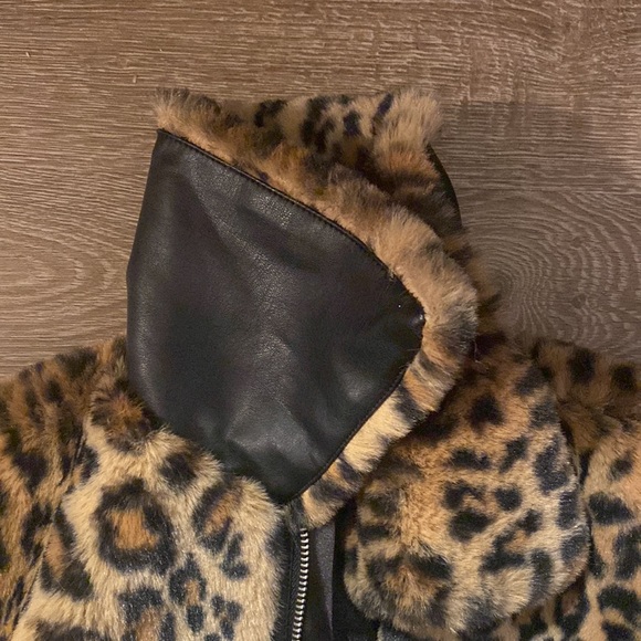 Urban Outfitters Faux Fur Jacket - Picture 6 of 7